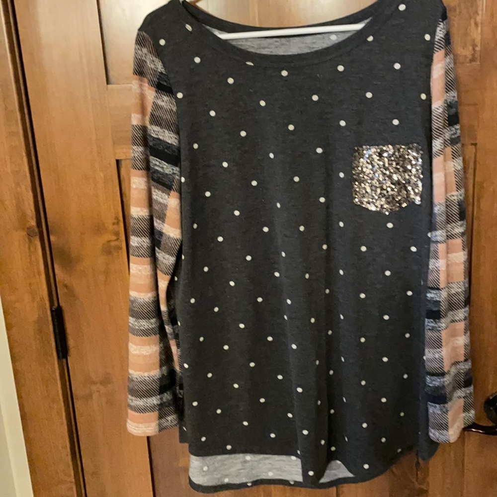 Long sleeve tee shirt